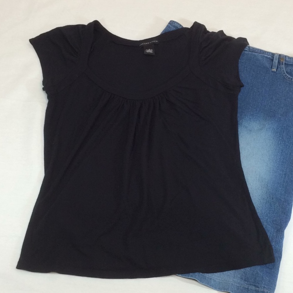 Madison Studio Sweater Short Sleeve Tee Scoop Neck Women